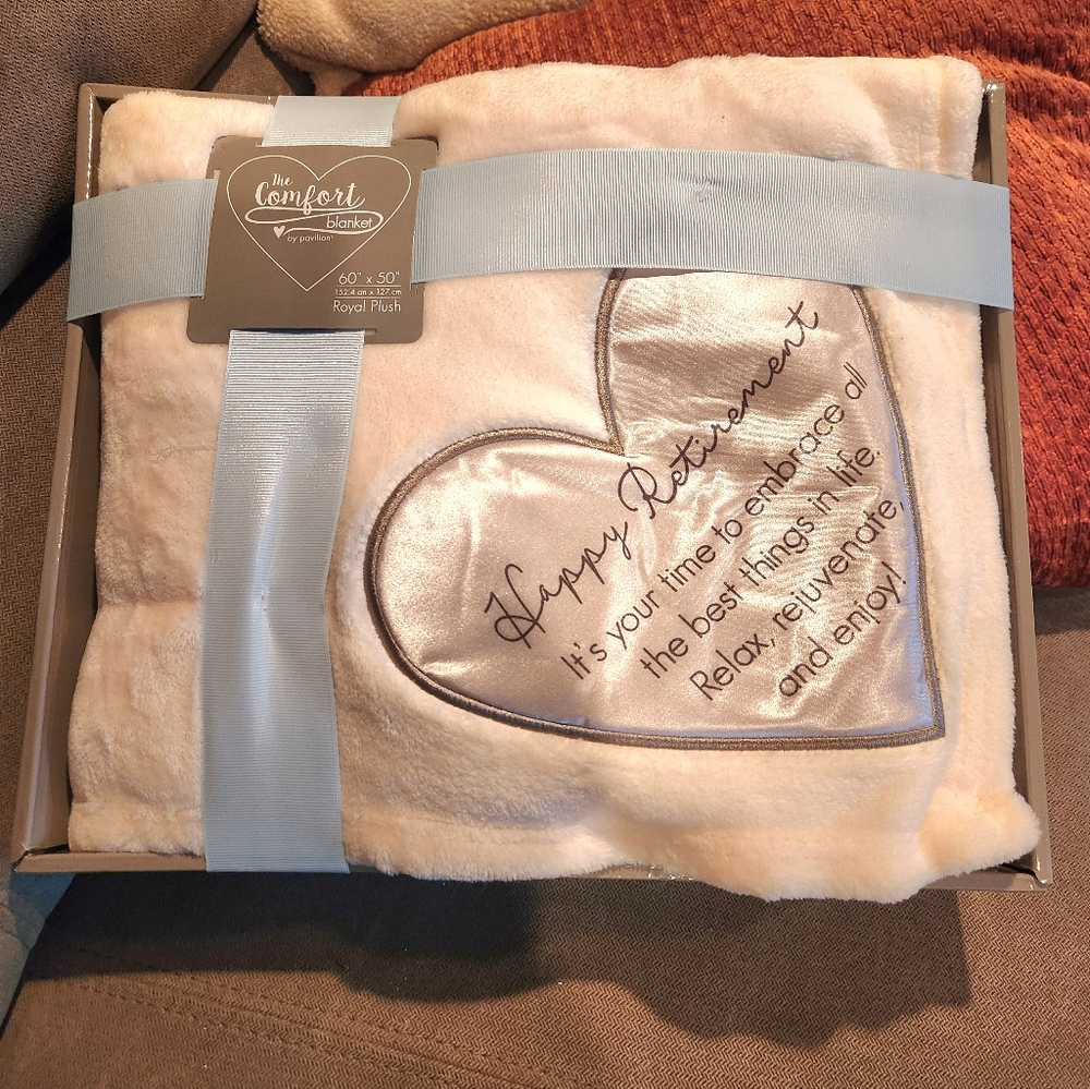 Nwt Retirement Comfort Blanket with Heart Design